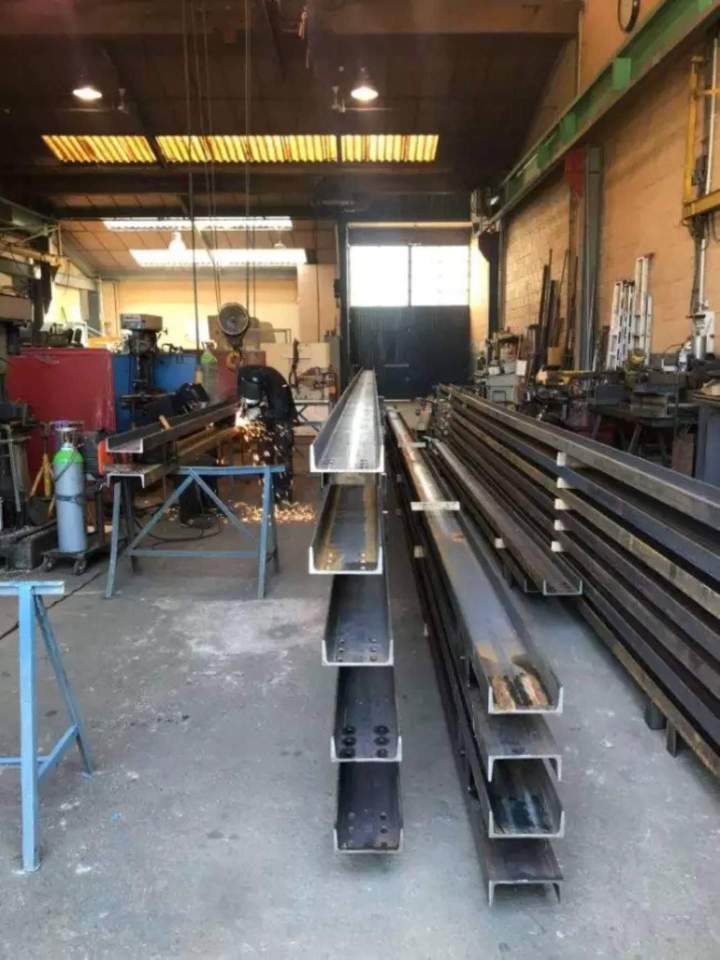 Quels sont les avantages de la métallerie sur mesure pour vos projets ? Pontoise